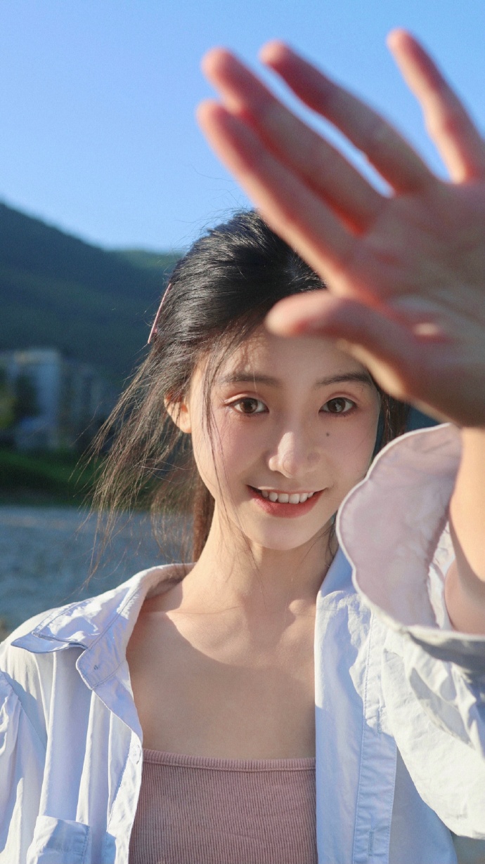 明明同一人，演完《蜜语纪》演《雀骨》，换上古装差点没认出